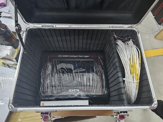 Zilveren grijze intelligente temperatuurvochtigheidsdetector met 16 of 24 kanalen